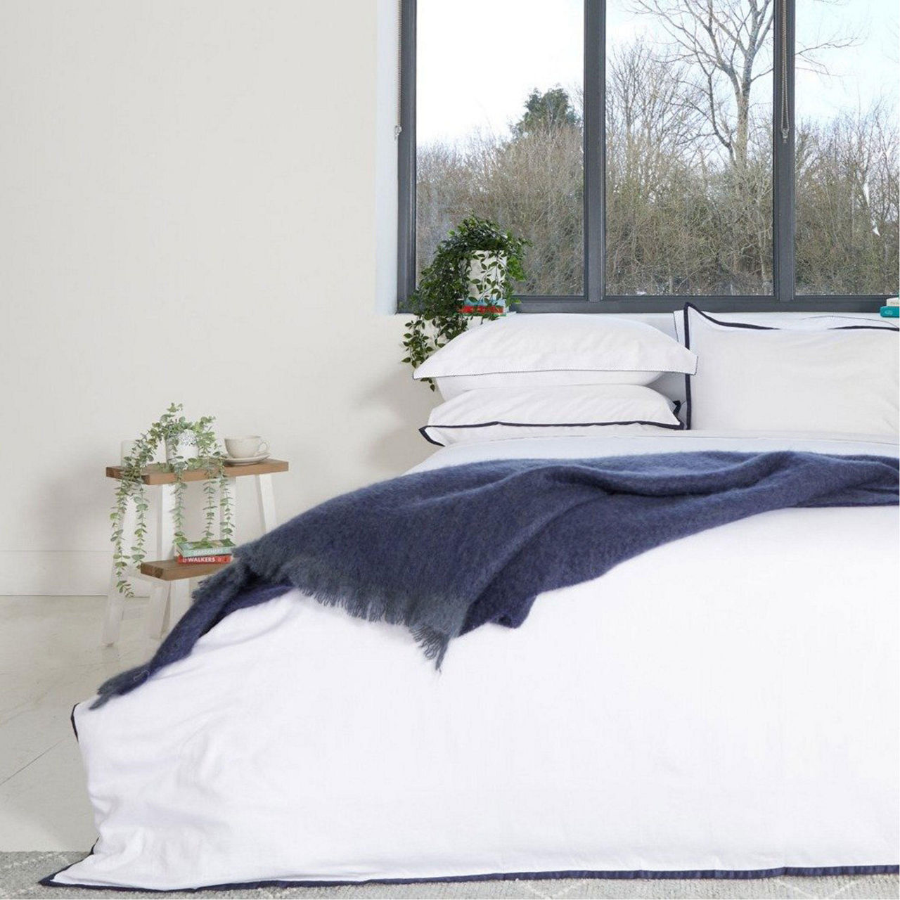 Sateen Border Coordinated Bedding White & Navy