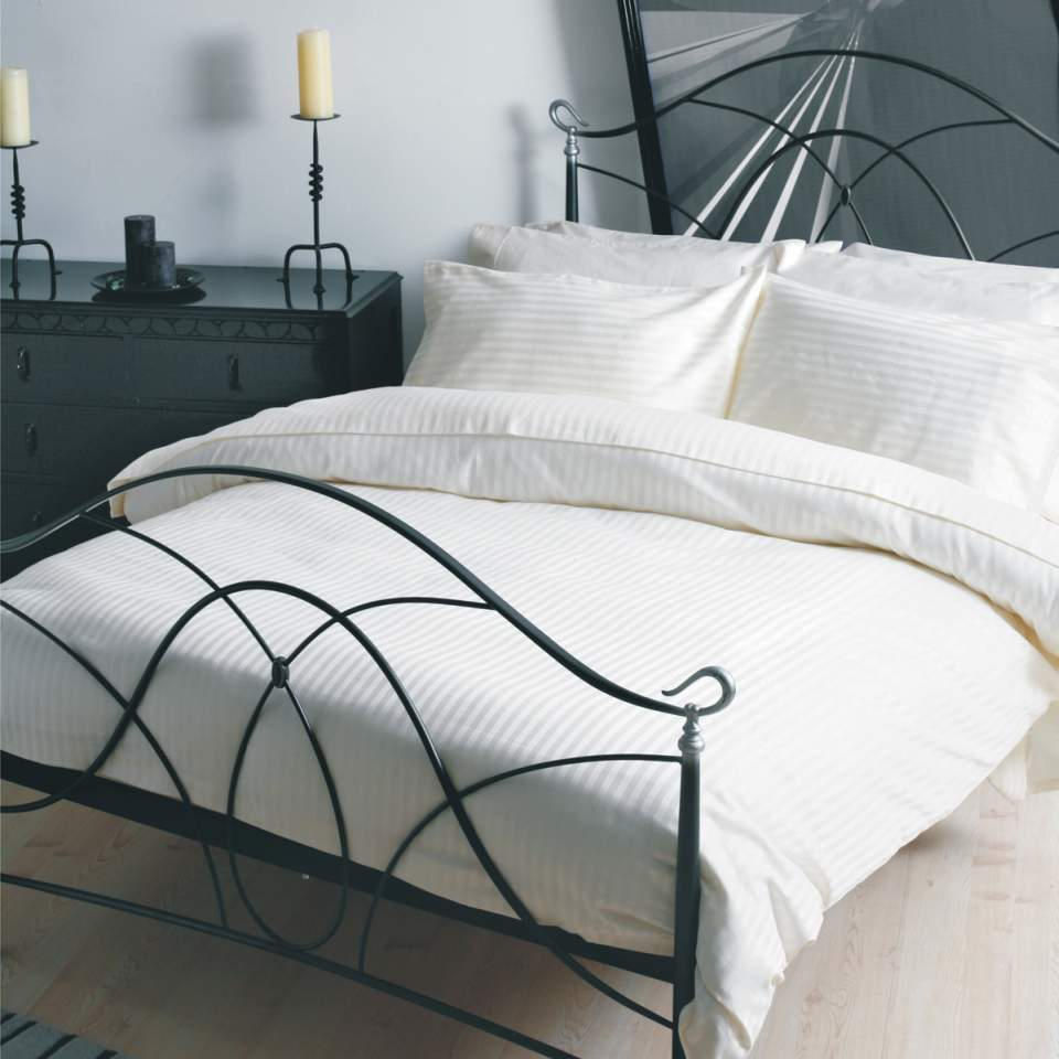 Hotel Suite Coordinated Bedding Set Ivory