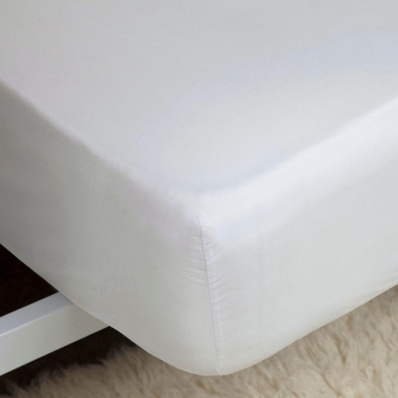 Egyptian Cotton 200 Thread Count Fitted Sheet 4FT White Egyptian Cotton 200 Thread Count Fitted Sheet 4FT White