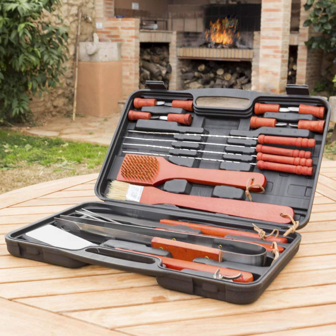 BBQ Accessory Case (18 Pieces)
