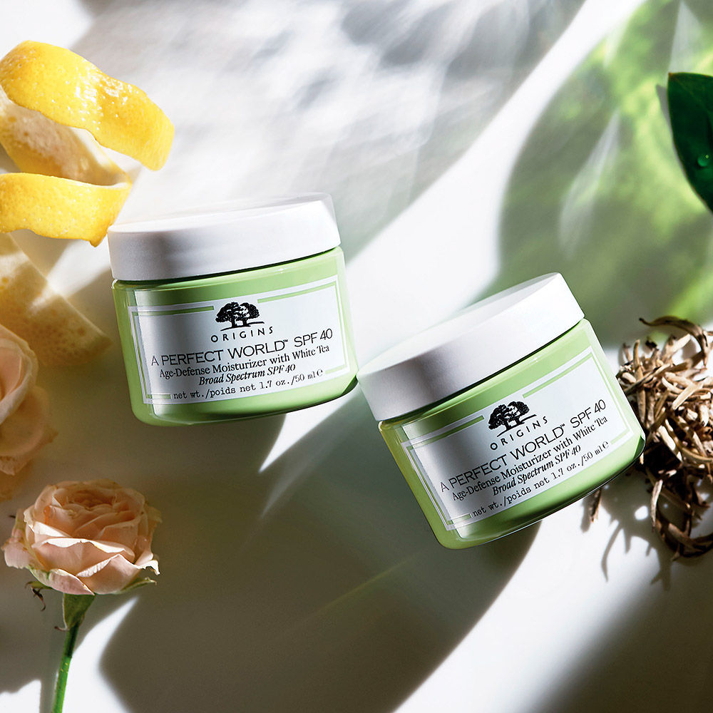 A Perfect World™ Age-Defense Moisturizer with White Tea SPF40