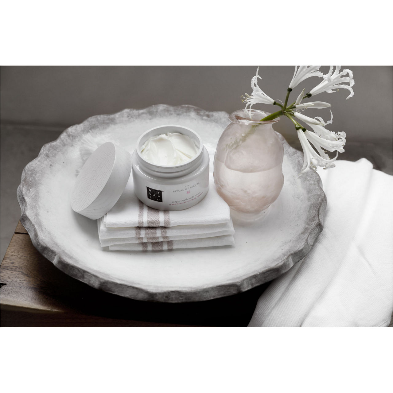 The Ritual of Sakura Body Cream