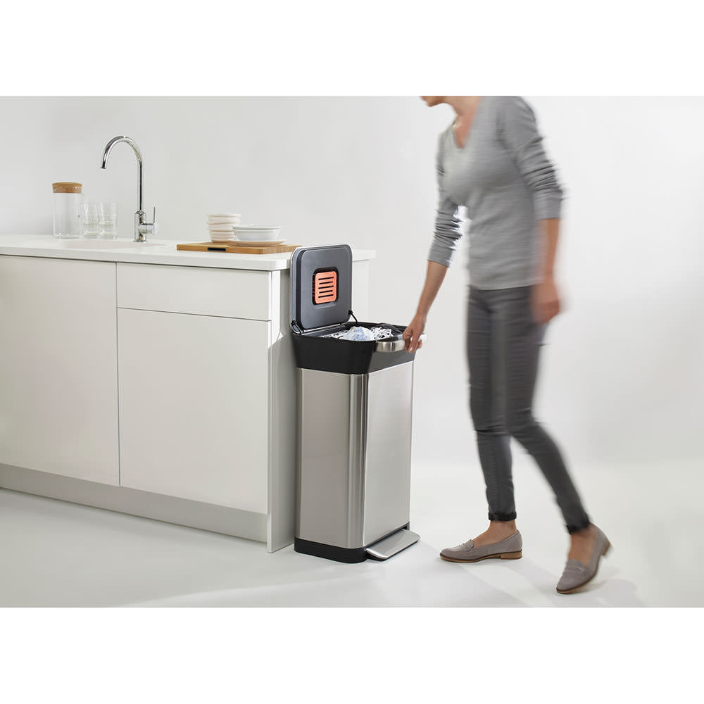 Titan 30L Trash Compactor