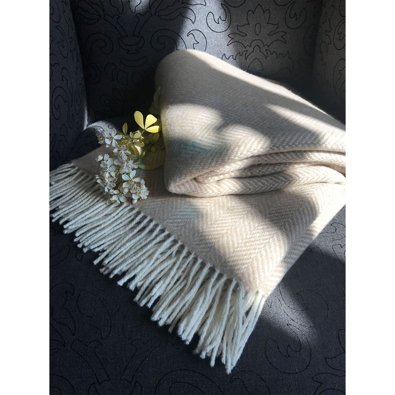1475 Cashmere and Merino Wool Throw 1475 Cashmere and Merino Wool Throw