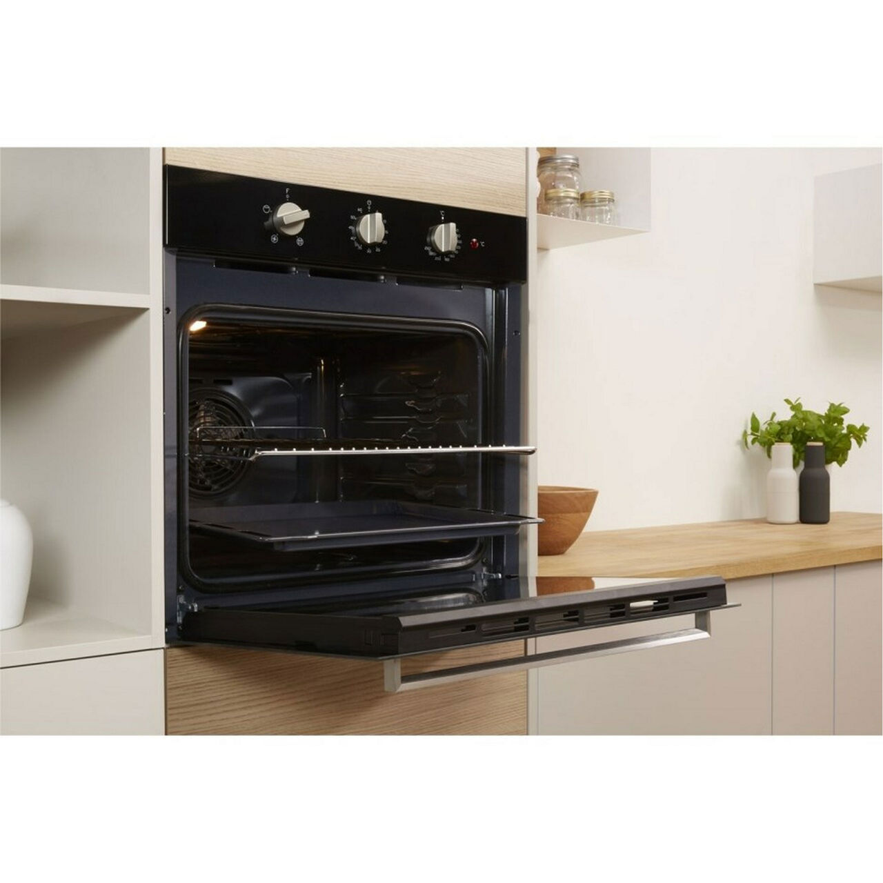 Aria Collection 66 Litre Single Oven With Easy To Clean