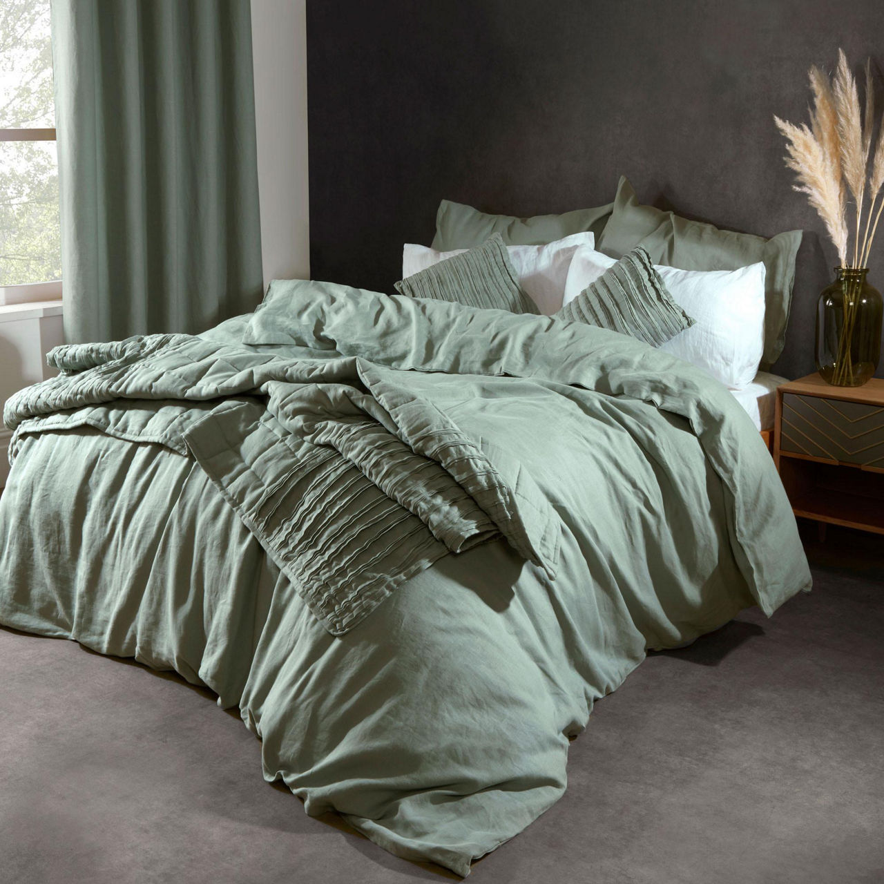 Cushions and Throw Sage preview