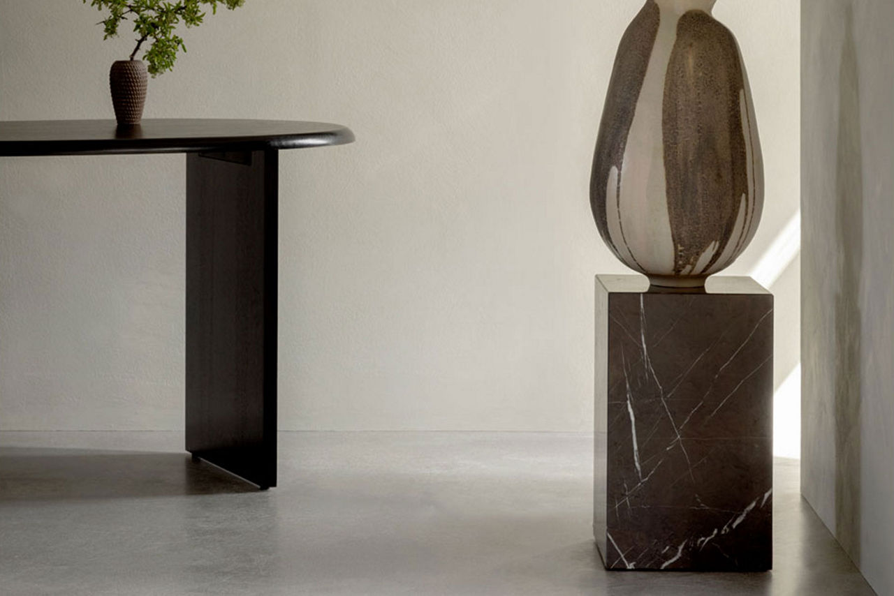 Plinth Table Tall Black