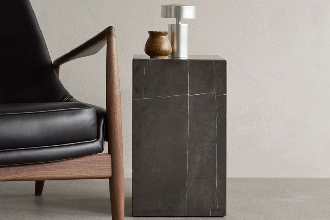 Plinth Table Tall Black