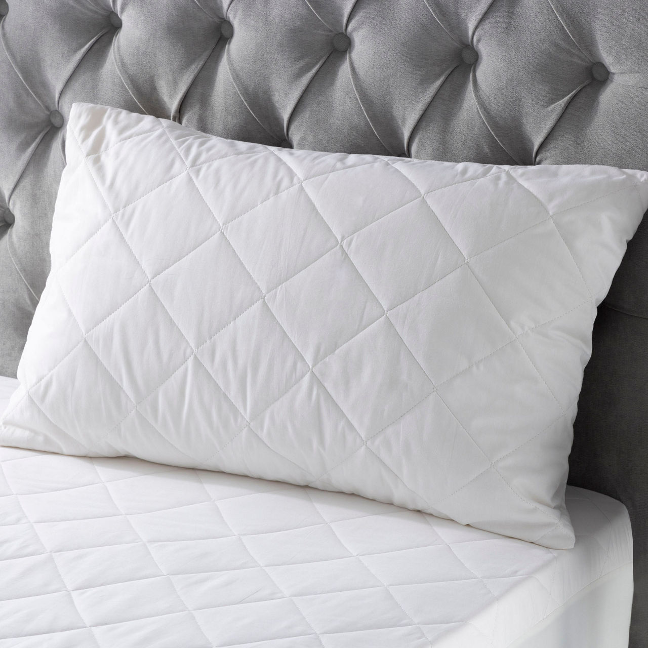Hotel Suite King Pillow Protector