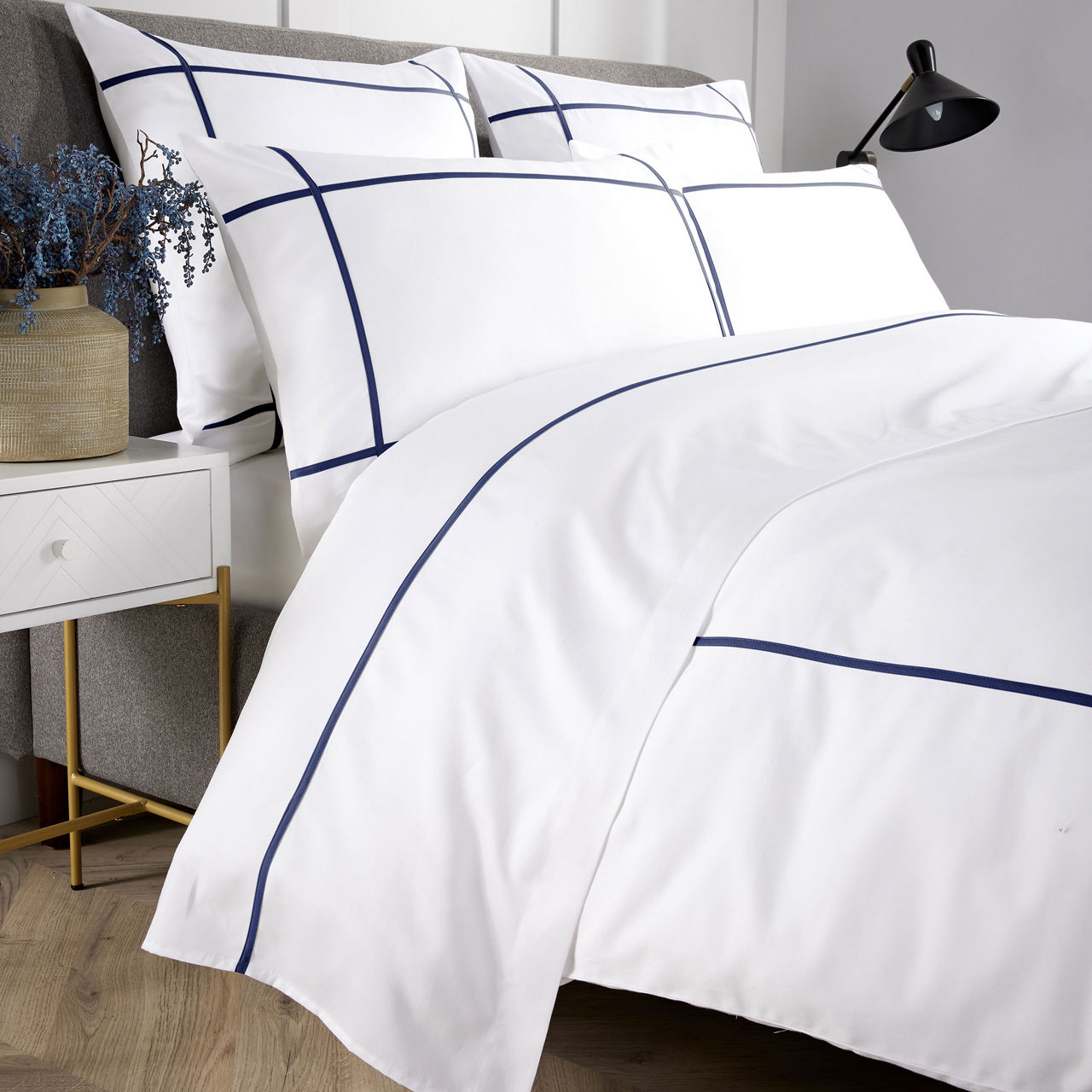 400 Thread Criss Cross Flat Sheet Navy