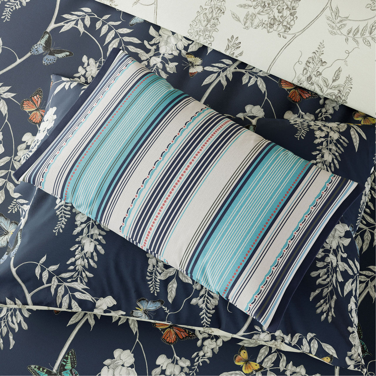 Wisteria & Butterfly Duvet Cover Set Wisteria & Butterfly Duvet Cover Set