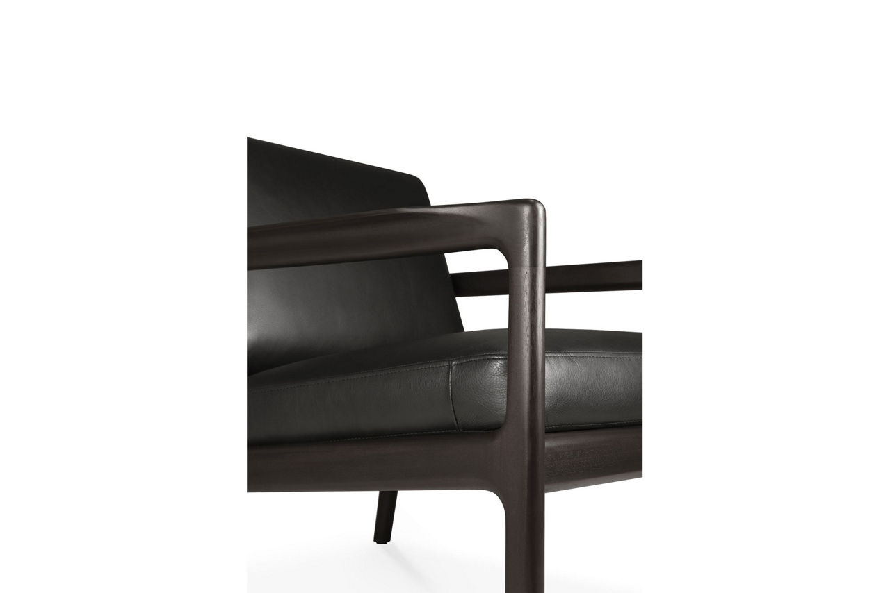 Jack Lounge Chair Mahogany Dark Brown with Black Leather