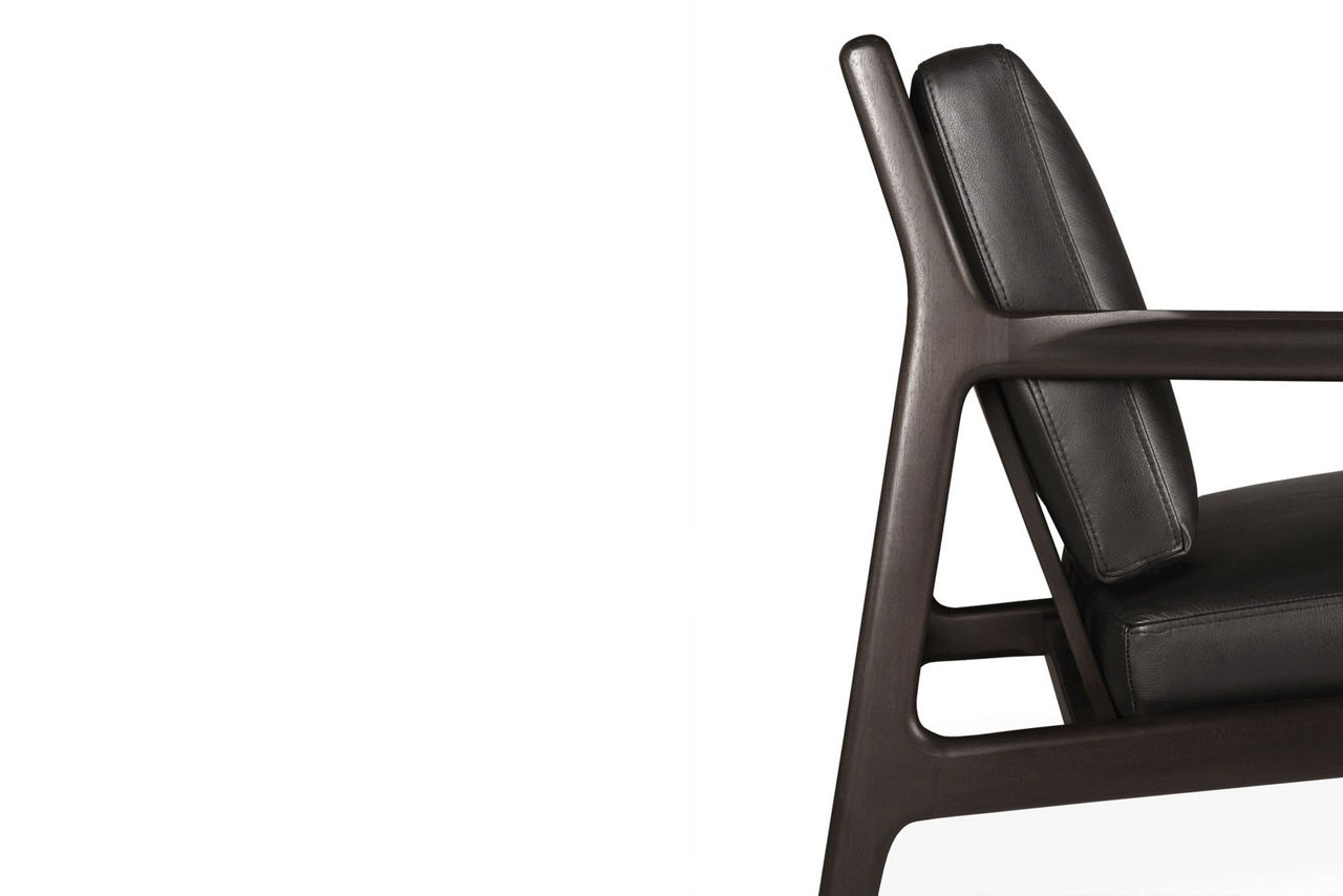 Jack Lounge Chair Mahogany Dark Brown with Black Leather