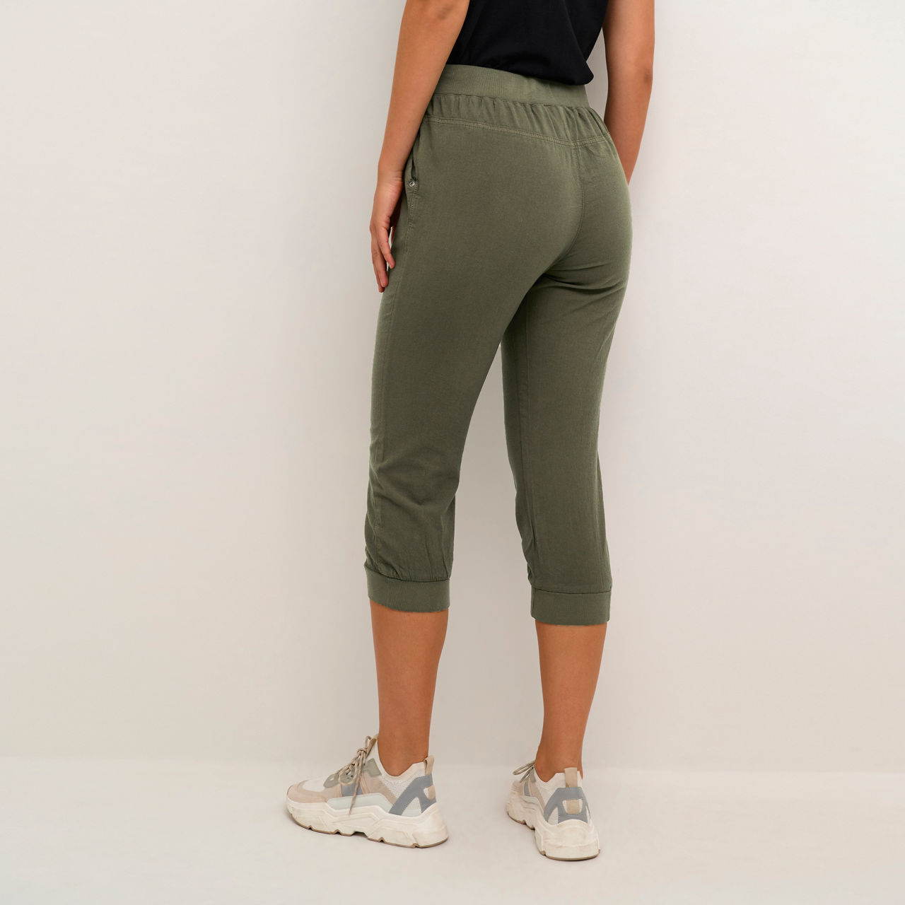 Naya Capri Cropped Joggers Naya Capri Cropped Joggers