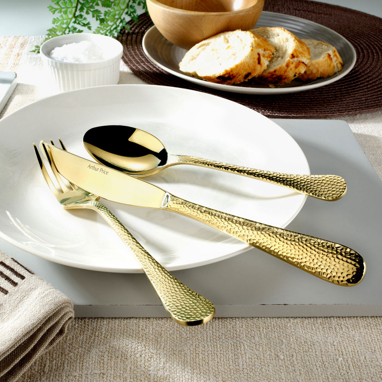 Champagne Avalon 16-Piece Cutlery Set