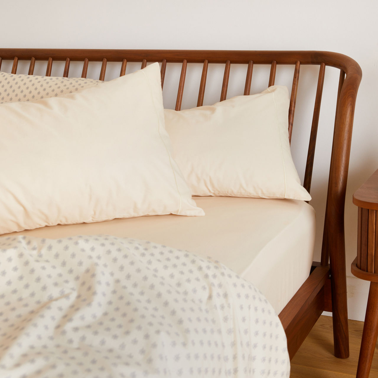 300 Thread Count Cream Fitted Sheet