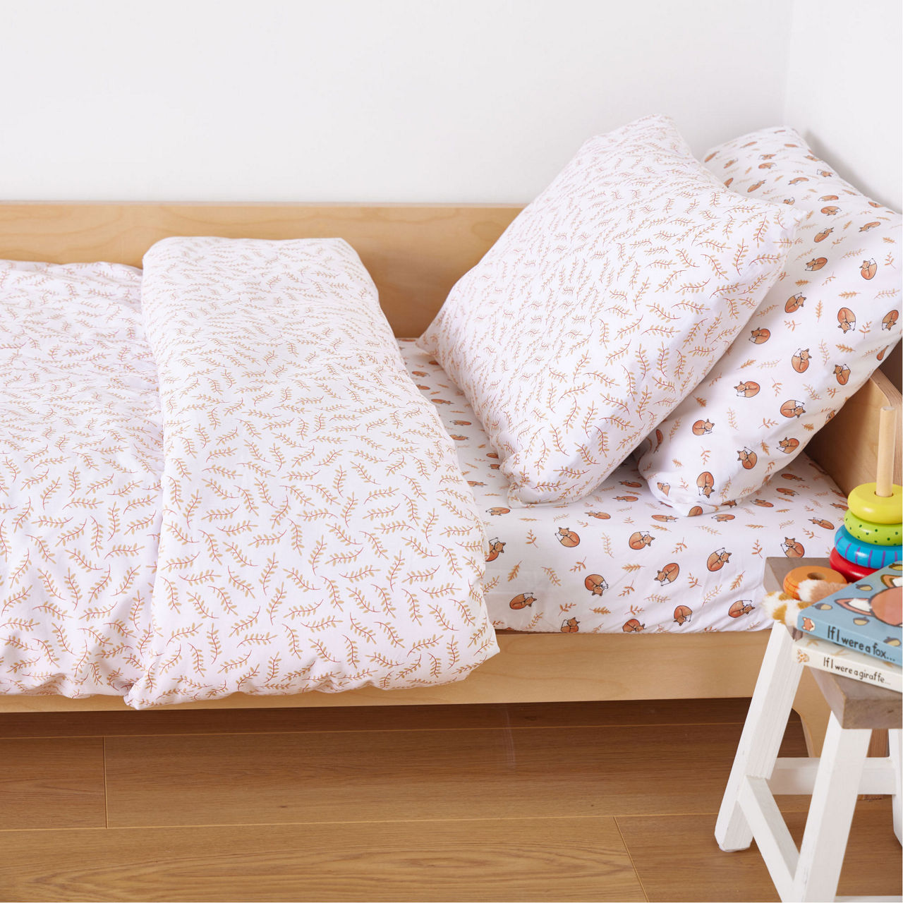 200 Thread Count Sleeping Fox Fitted Sheet