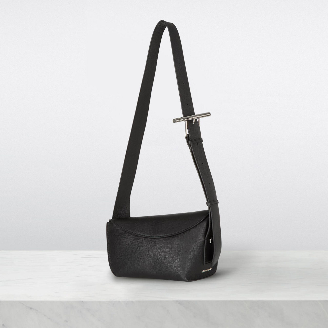ショルダーバッグ・ポシェット ALEXANDER MCQUEEN Woman Crossbody bags Black Alexander McQueen Small The Seal Cross Body Bag | Black