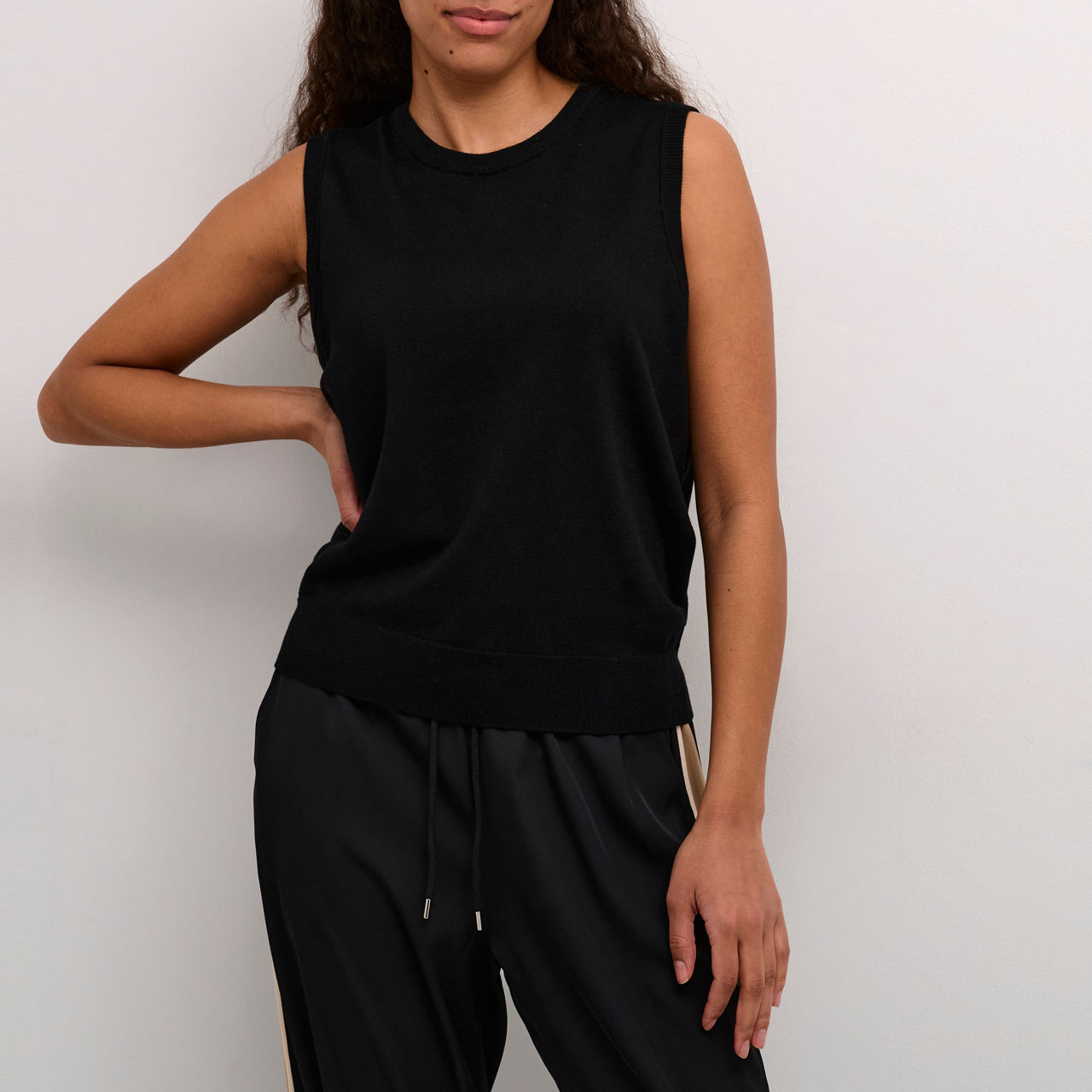 Lizza Knit Vest Lizza Knit Vest