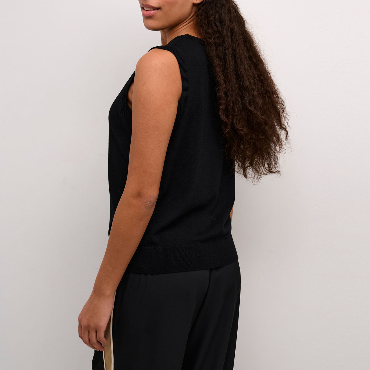 Lizza Knit Vest Lizza Knit Vest