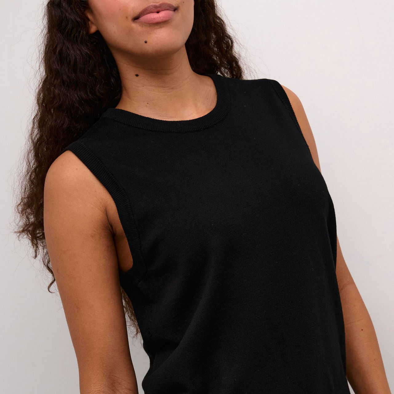 Lizza Knit Vest Lizza Knit Vest
