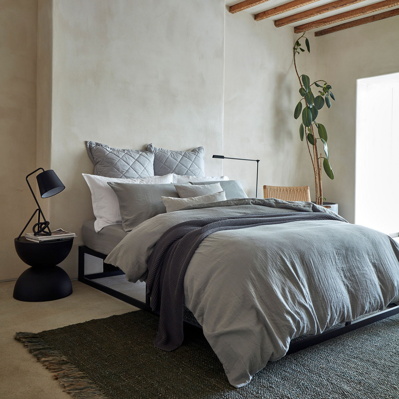 200 Thread Count Retreat Fitted Sheet