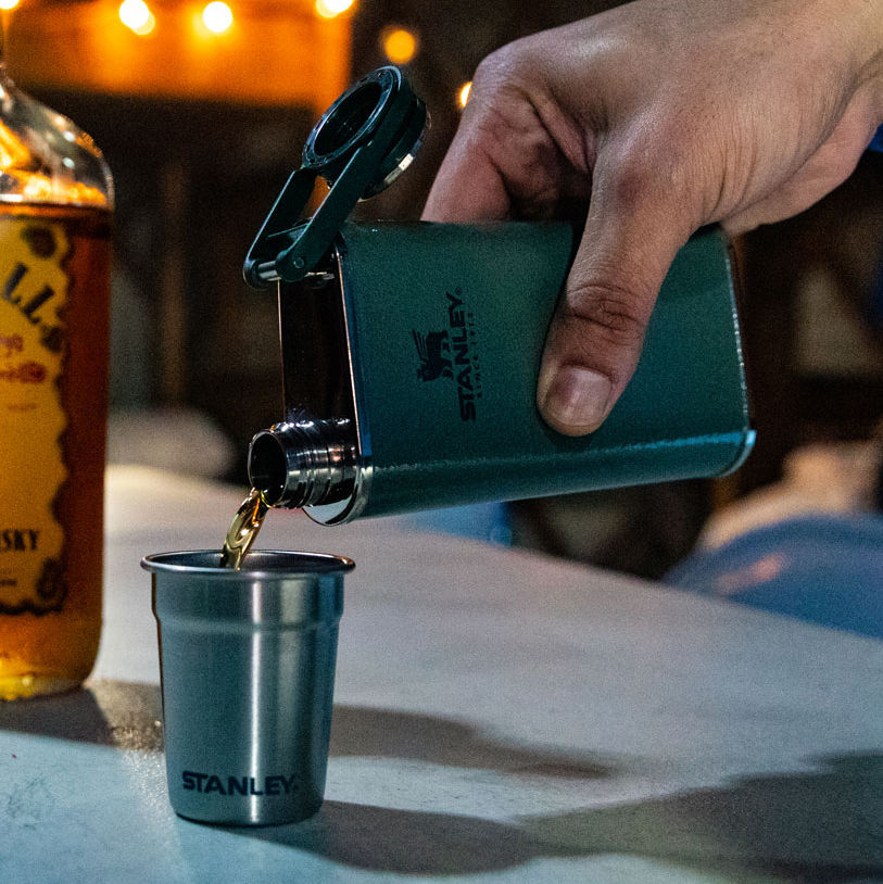 The Hammertone Green Classic Easy Fill Wide Mouth Flask 0.23L