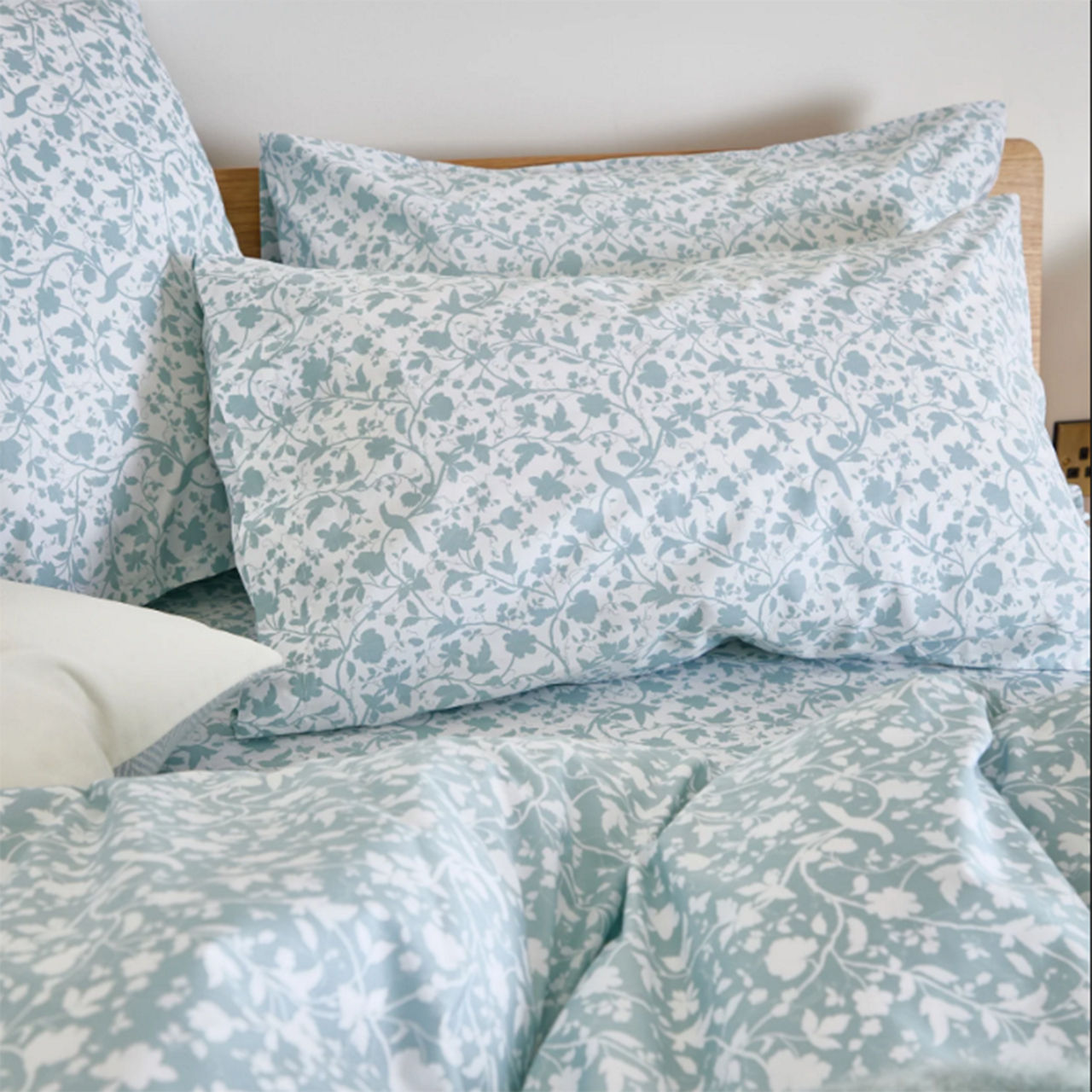 Claire Floral Pillowcase Set