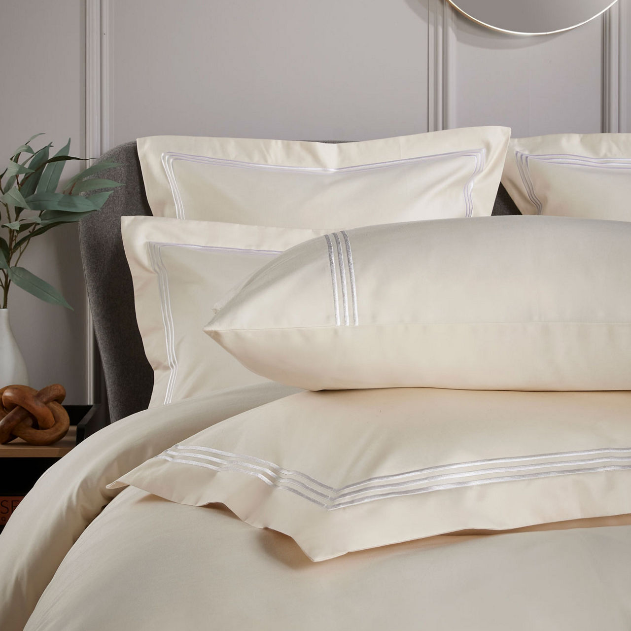 Triple Row Cord 800 Thread Count Oxford Pillowcase White on Ivory