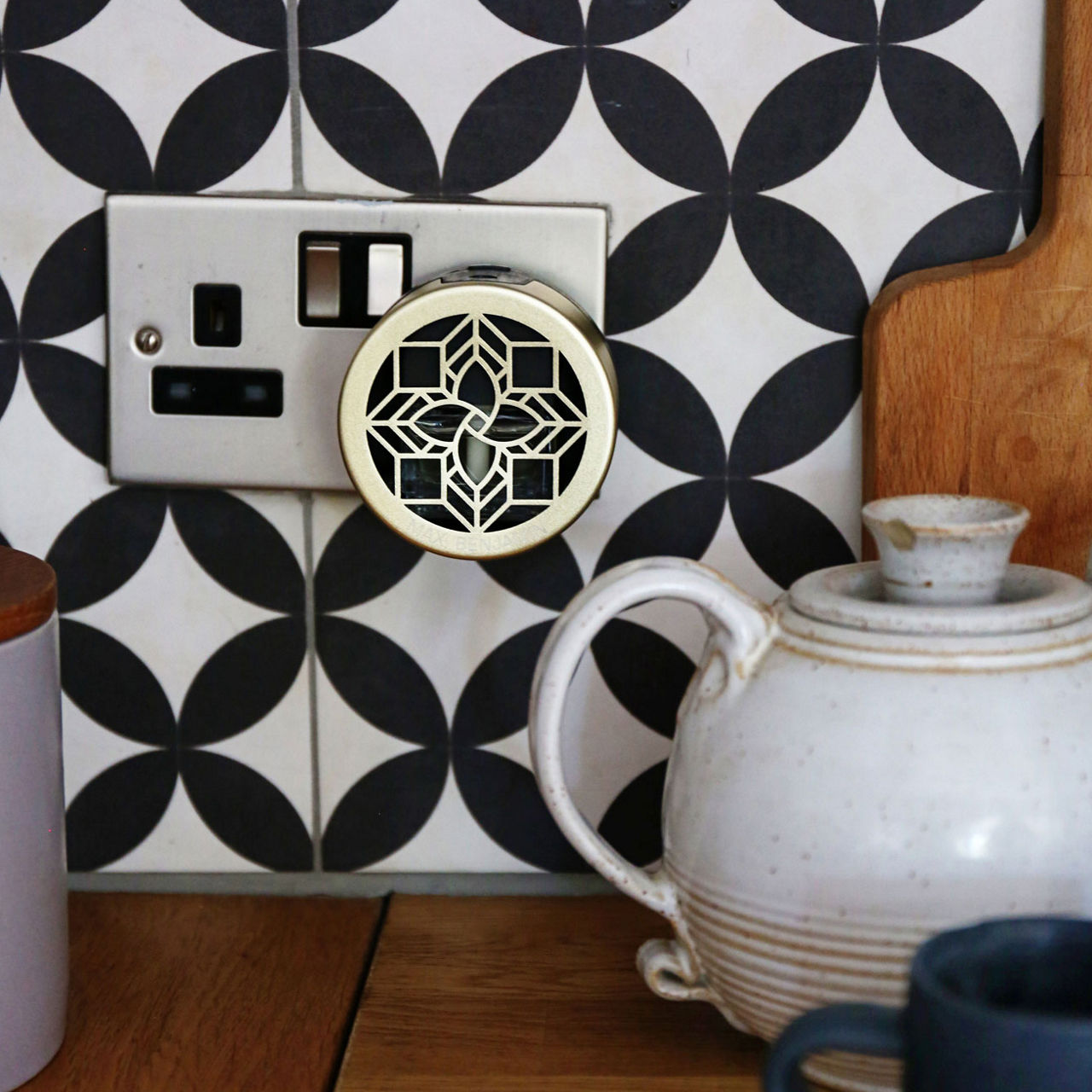 Plug In Wall Diffuser and Refill Set Dodici