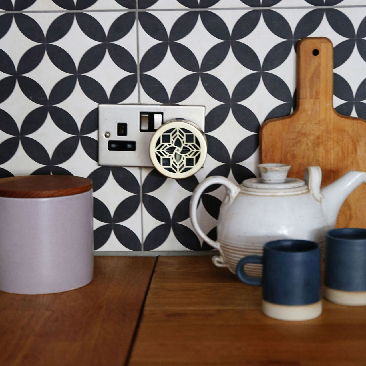 Plug In Wall Diffuser and Refill Set True Lavender