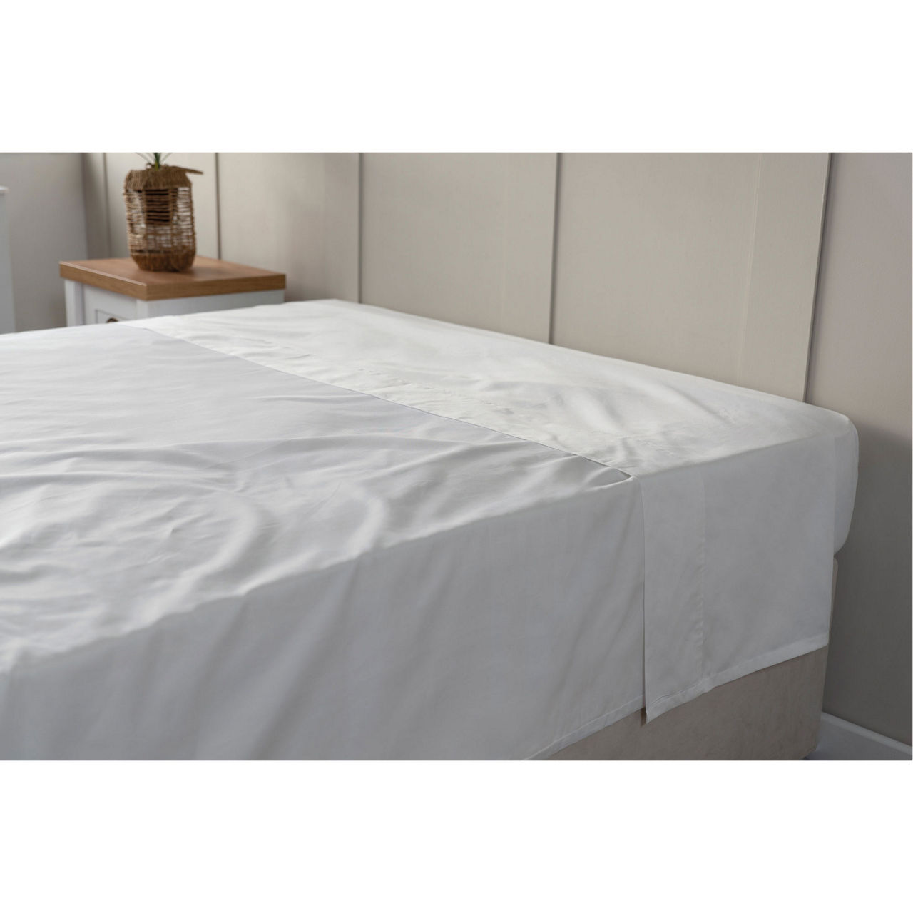 600 Thread Count Pure Egyptian Cotton Sateen Flat Sheet White