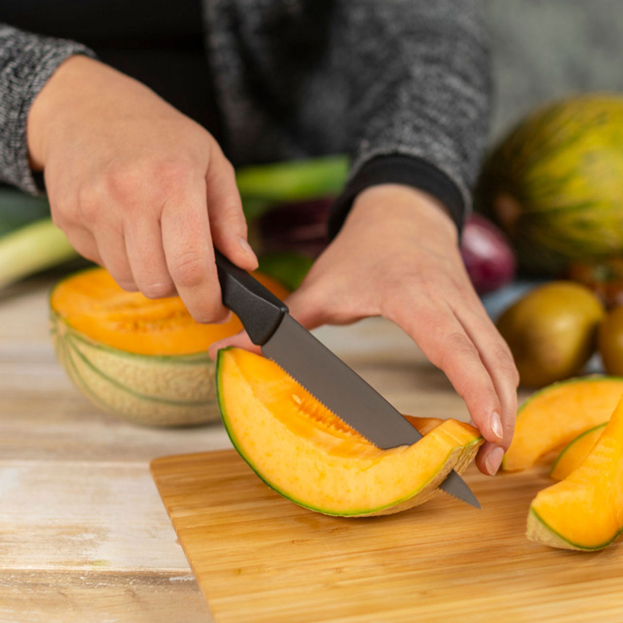 ICED Utility Knife Serrated (Half-Blister)