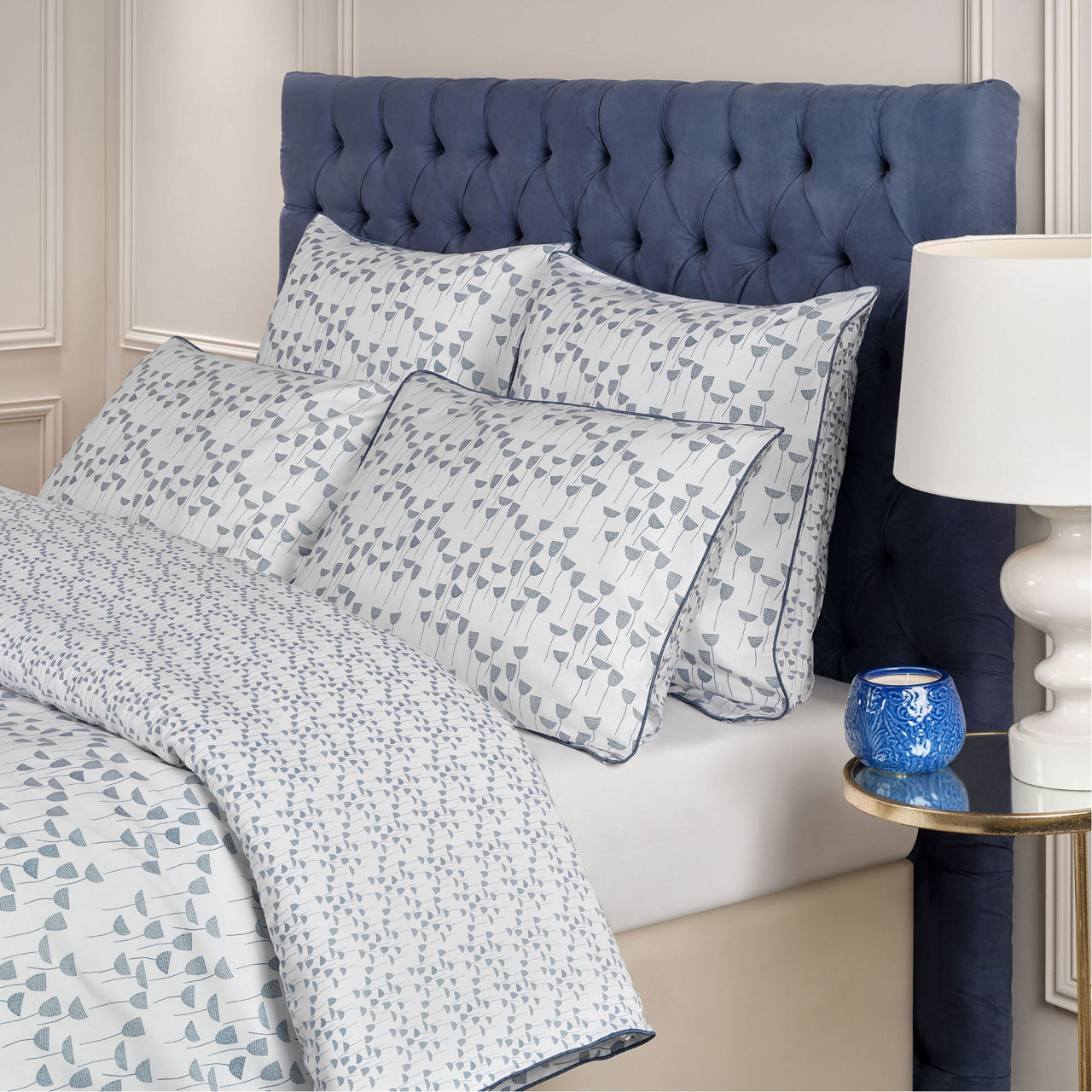 Sevilla Square Pillow Case White/Blue