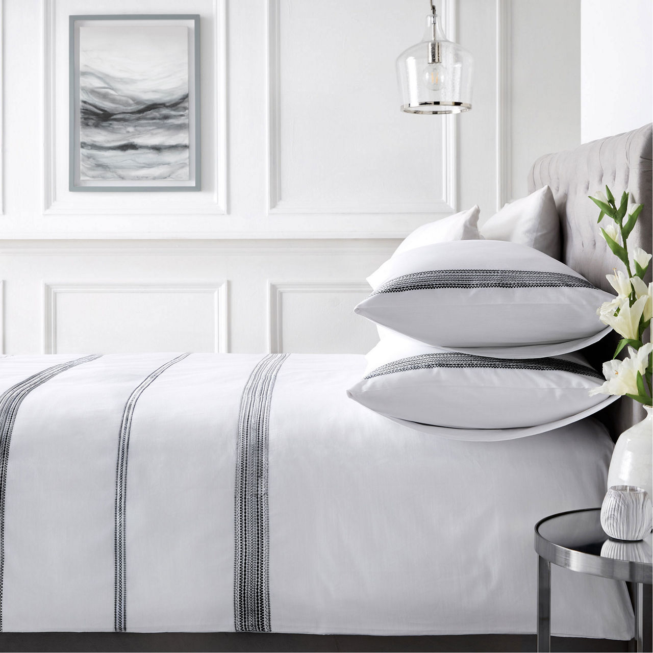 Embroidered Bands Duvet Set Black