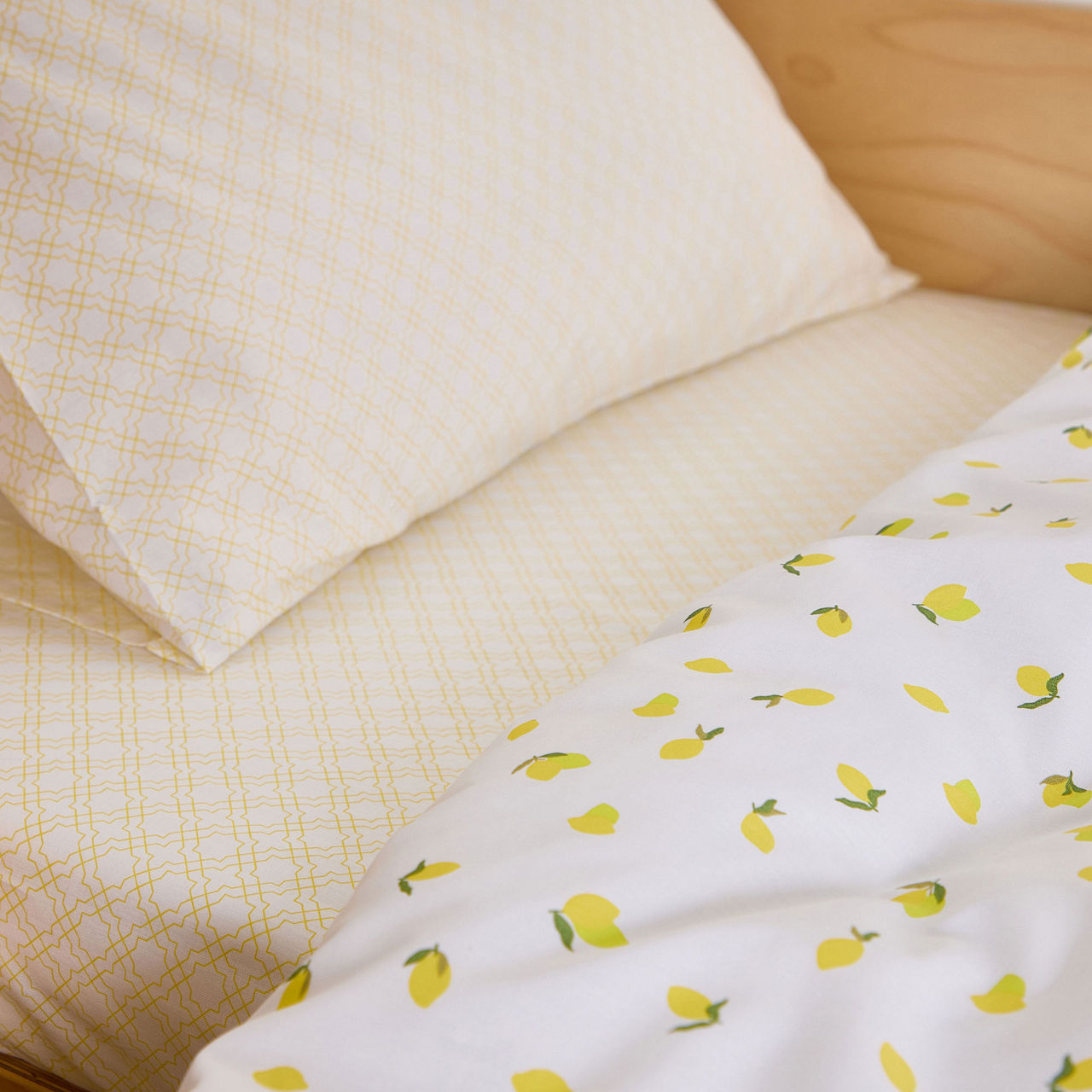 Lumi Lemon Trellis Fitted Sheet