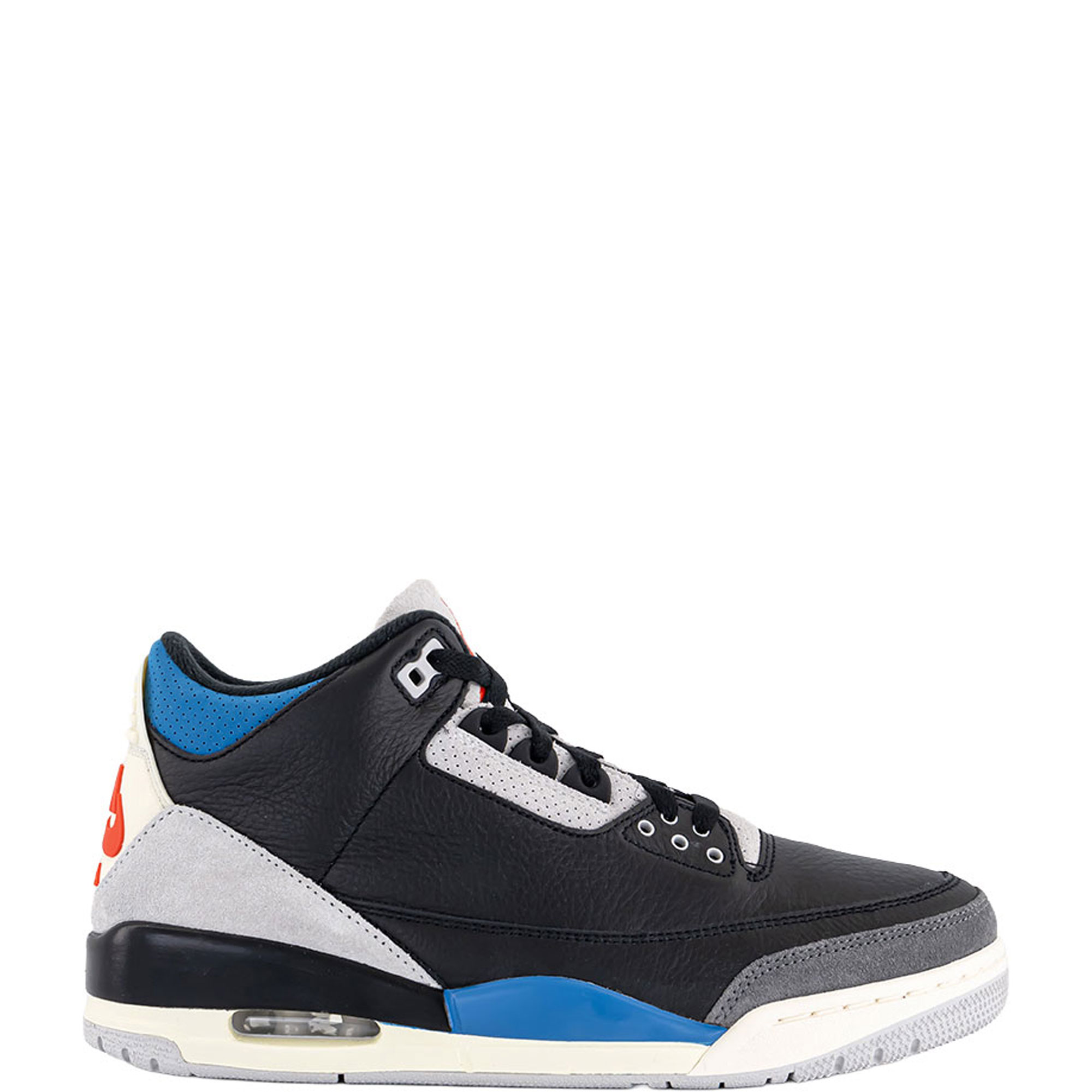 Air Jordan 3 Retro OG Trainers