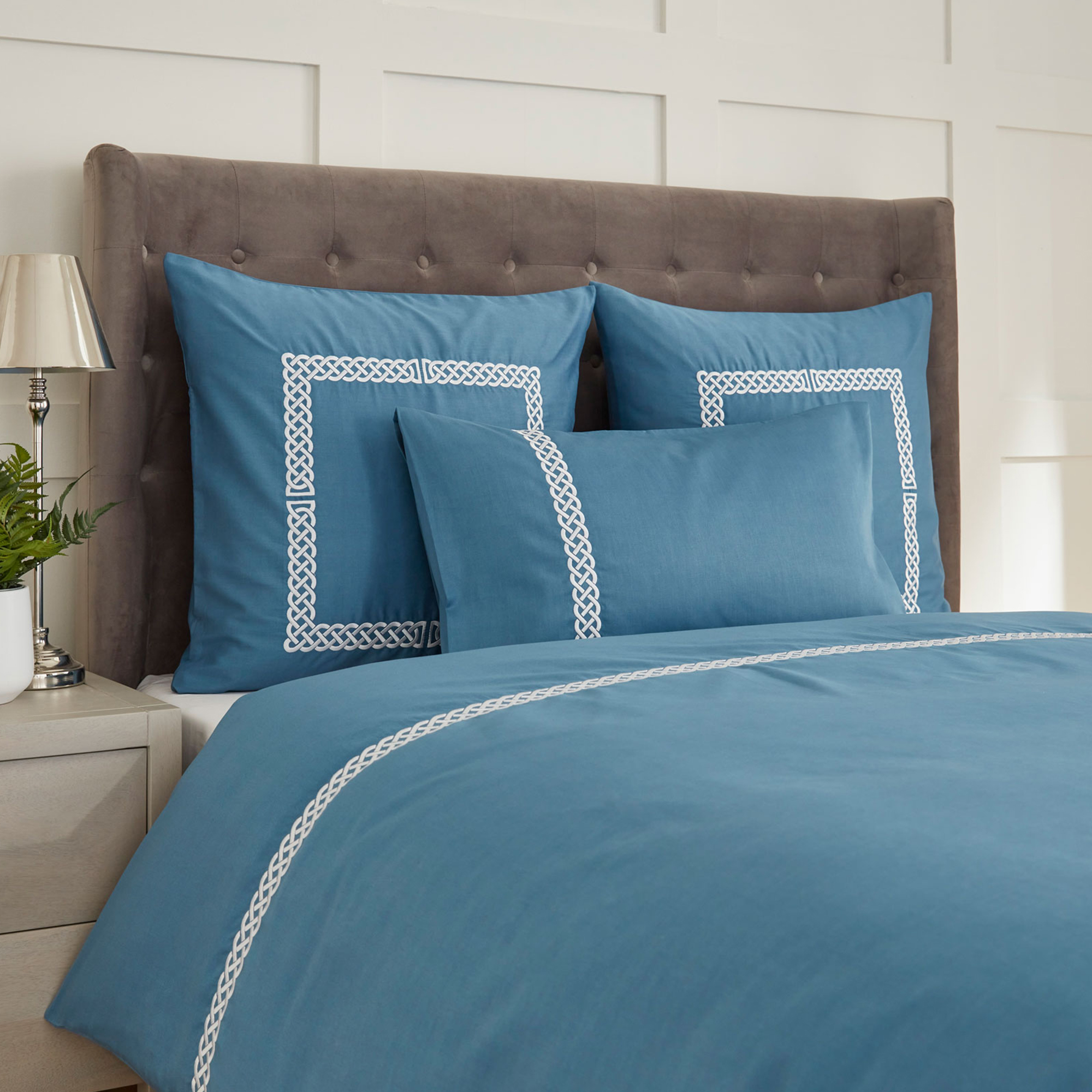 400 Thread Count Celtic Knot Square Pillowcase Pair Blue on White