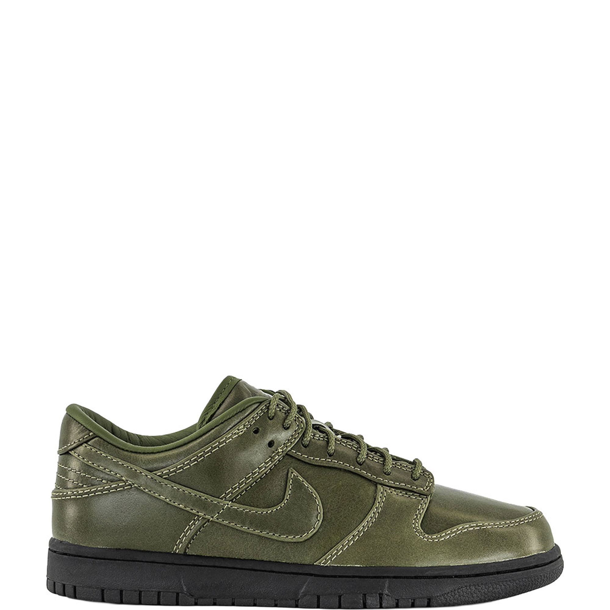 Dunk Low Retro SE Trainers