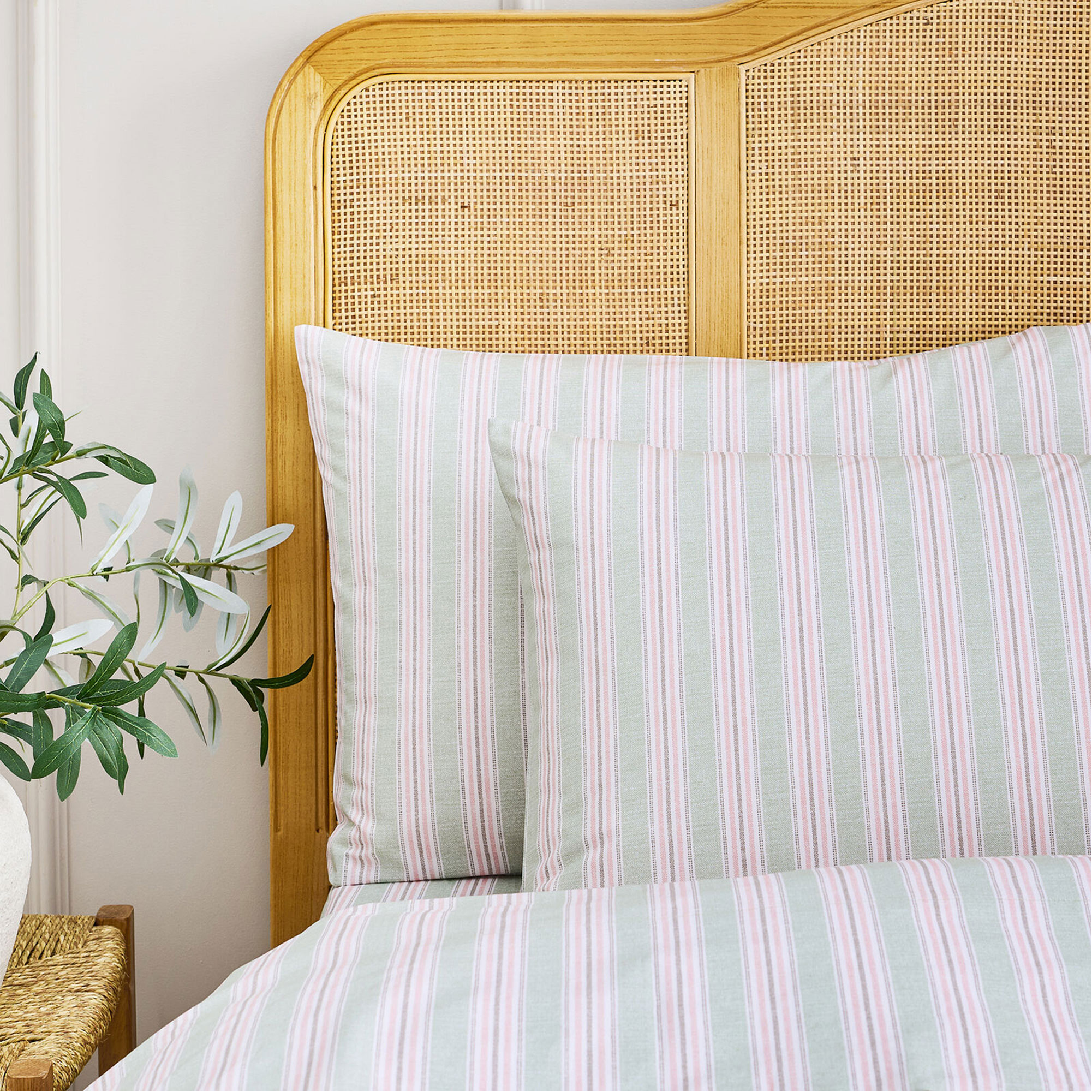 Calder Stripe Standard Pillowcase Pair Pink