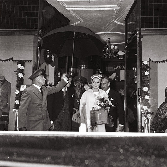 Black and white photo of the Brown Thomas store in 1961
