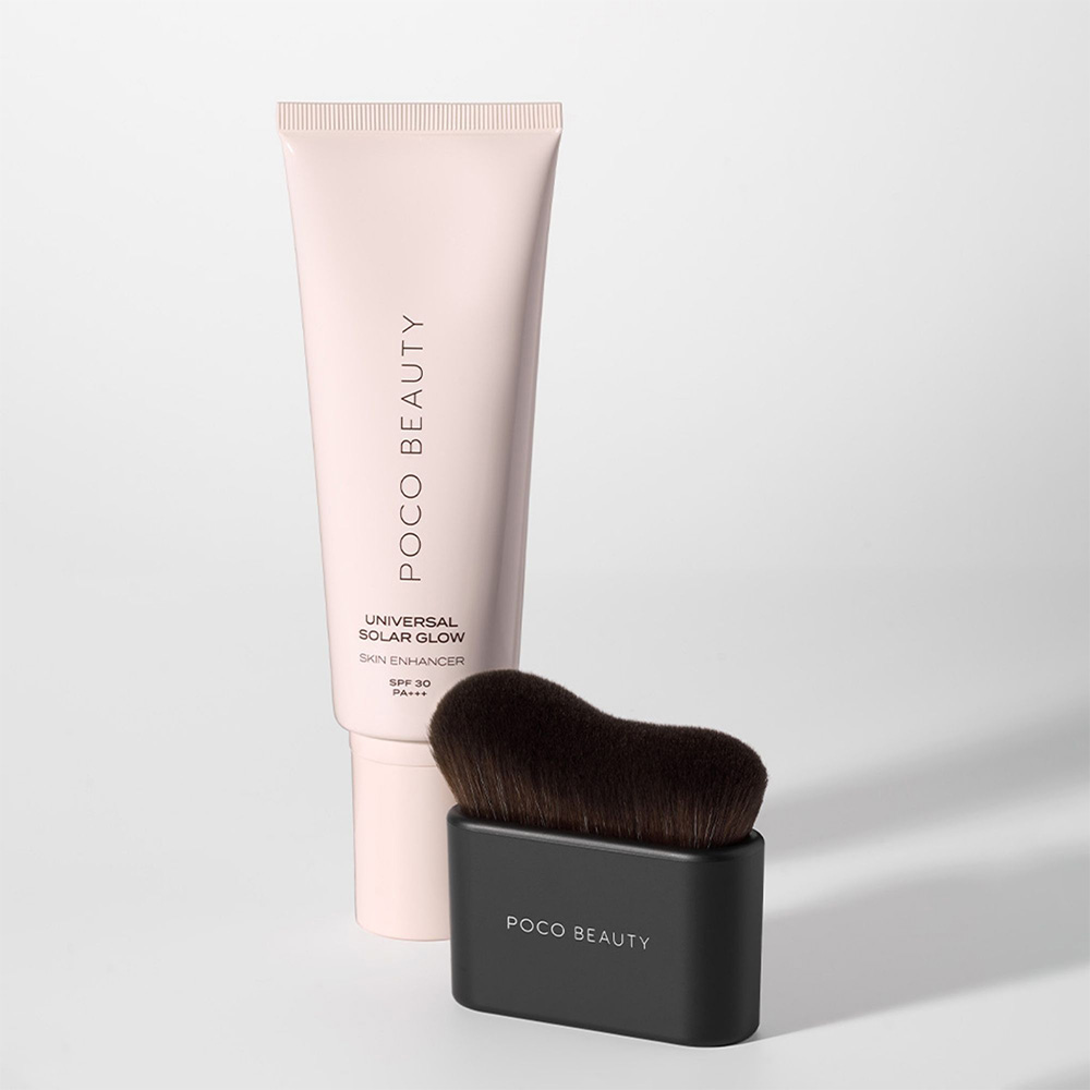 Poco Beauty Universal Solar Glow skin enhancer with SPF 30 and black applicator brush