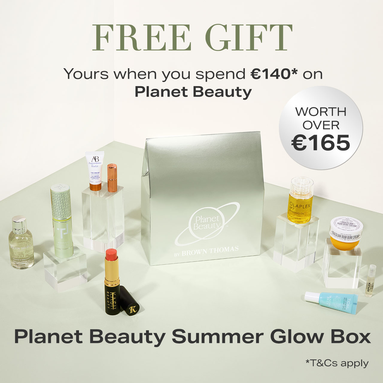 Planet Beauty Summer Glow Box with cosmetics and skincare products. Free gift worth over €165 when spending €140 on Planet Beauty