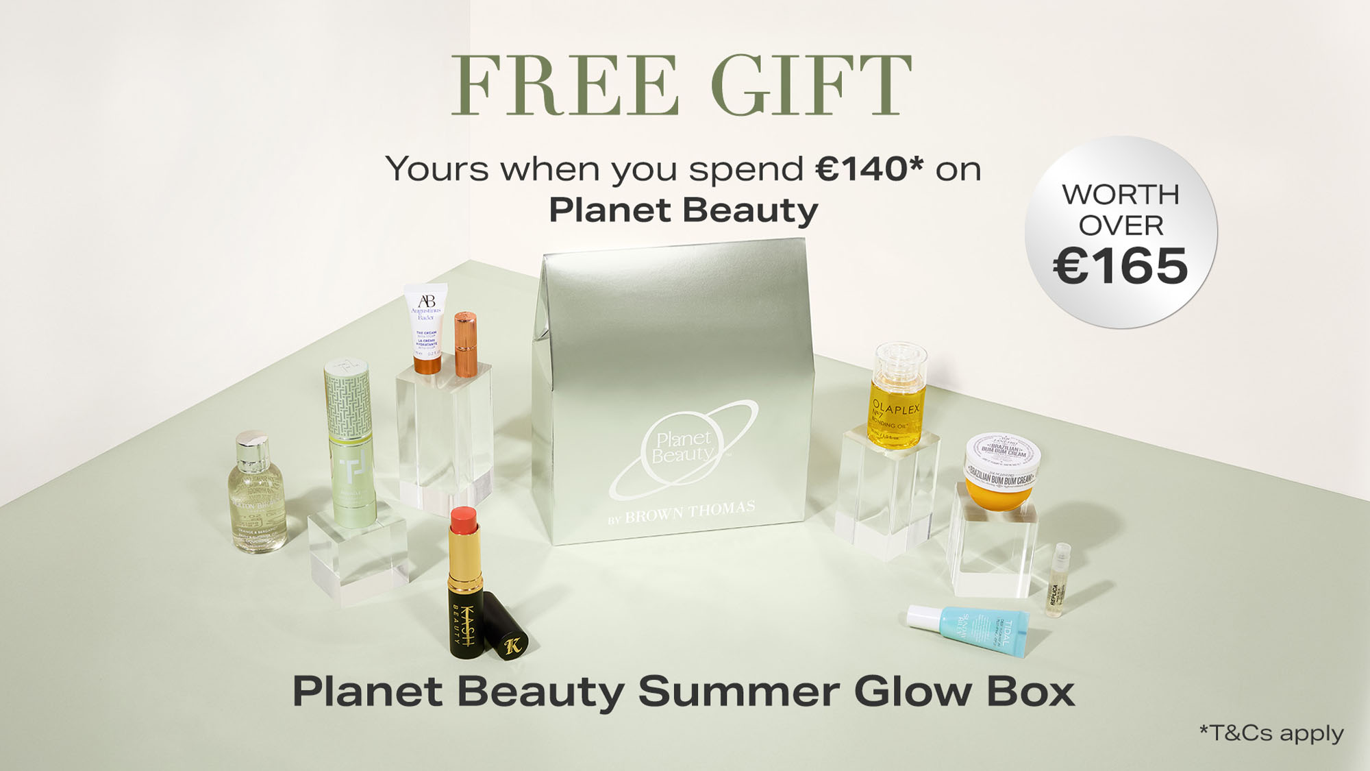 Planet Beauty Summer Glow Box with cosmetics and skincare products. Free gift worth over €165 when spending €140 on Planet Beauty