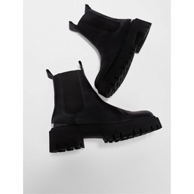 Felsea Chelsea Boots
