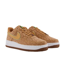 Nike Air Force 1 07 Trainers in cork-effect tan upper with gold Swoosh, white midsole and gum rubber outsole, low top lace-up