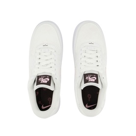 Nike Air Force 1 07 Trainers in brown, white leather upper with pink Swoosh logo, flat white sole, top-down view