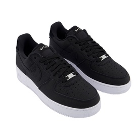 Nike Air Force 1 07 Trainers in black, low-top with white rubber sole, silver lace hardware, and embossed Swoosh branding