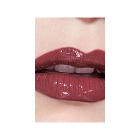 Chanel Ultra Wear Liquid Lip Colour in Beige Chic 164, shown on lips with a glossy, deep rose-mauve finish