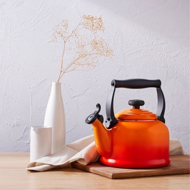 Traditional Kettle With Fixed Whistle 2.1L